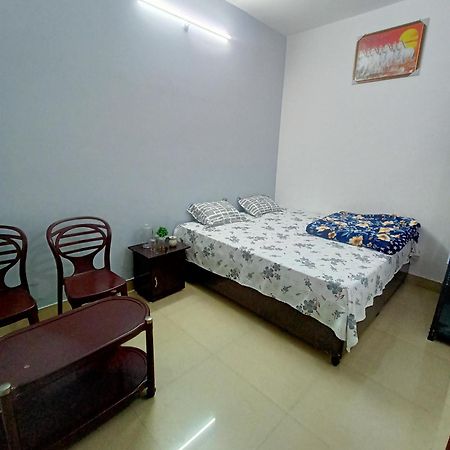 Girija Shail Bhavan Ayodhya Buitenkant foto